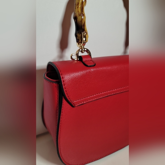 Handbags - Picture 8 of 12